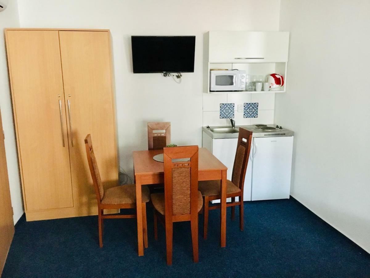 Mikulov Inn - Hotel Zeme Exteriör bild