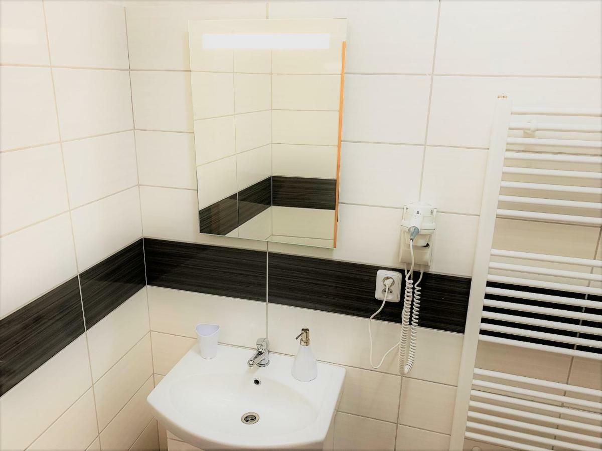 Mikulov Inn - Hotel Zeme Exteriör bild